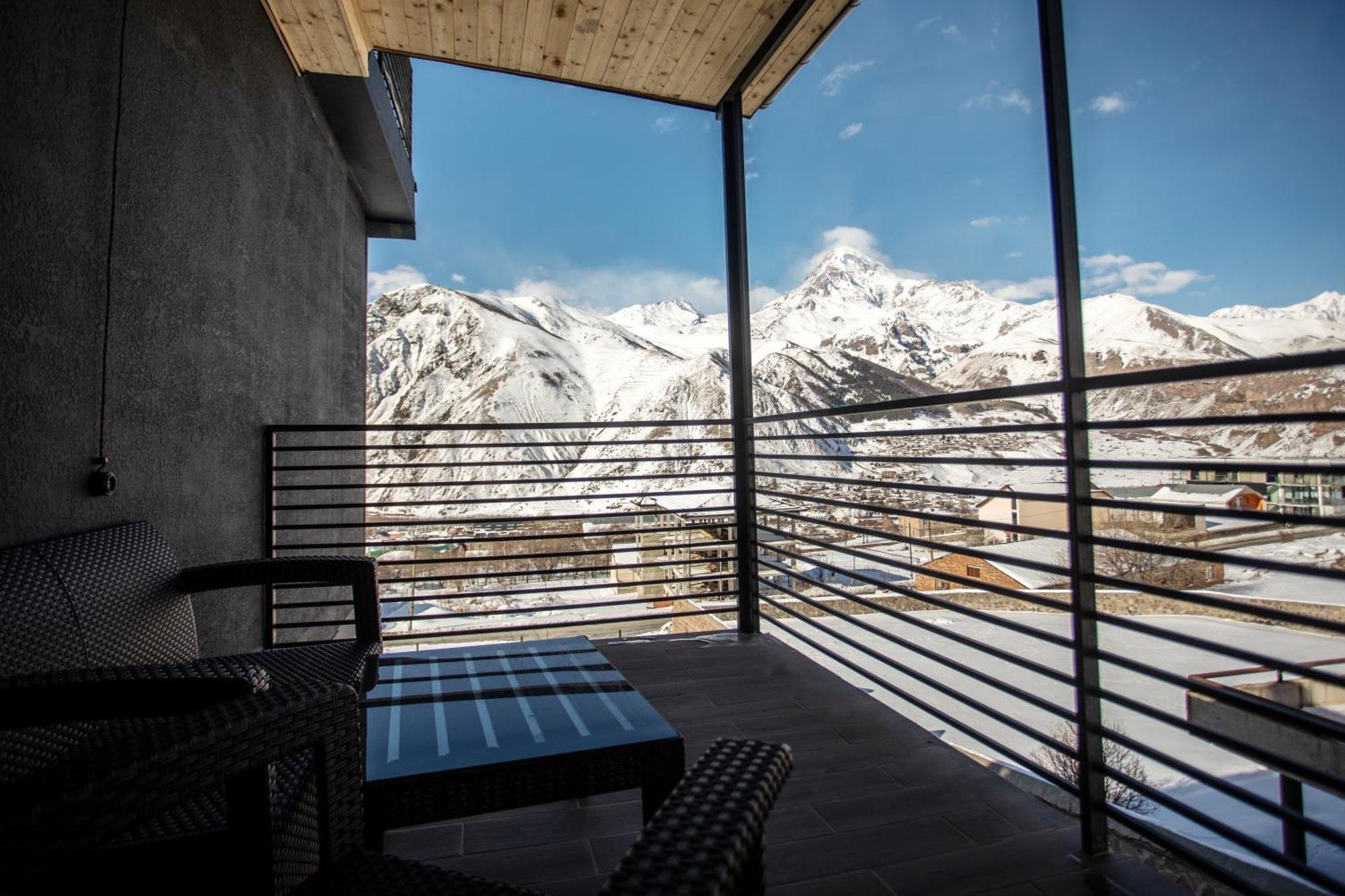 Kazbegi Hotel Grand View Exterior photo