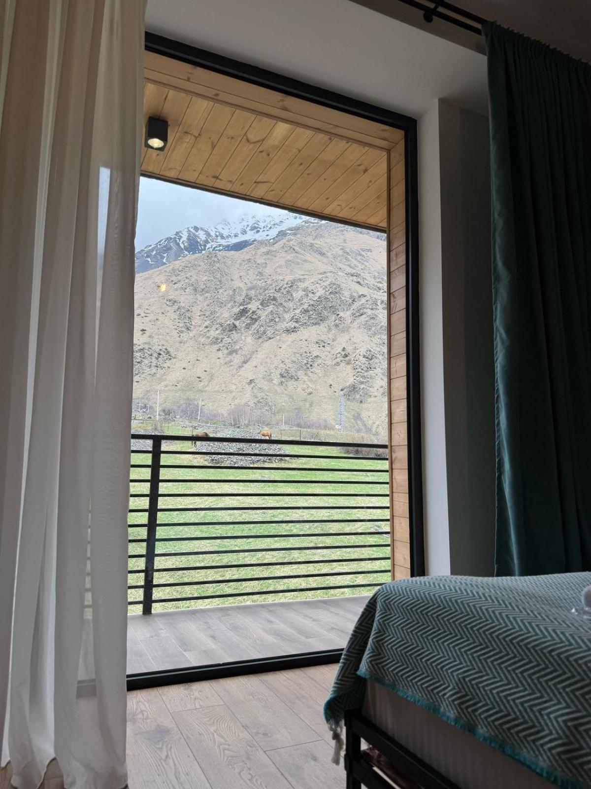 Kazbegi Hotel Grand View Exterior photo