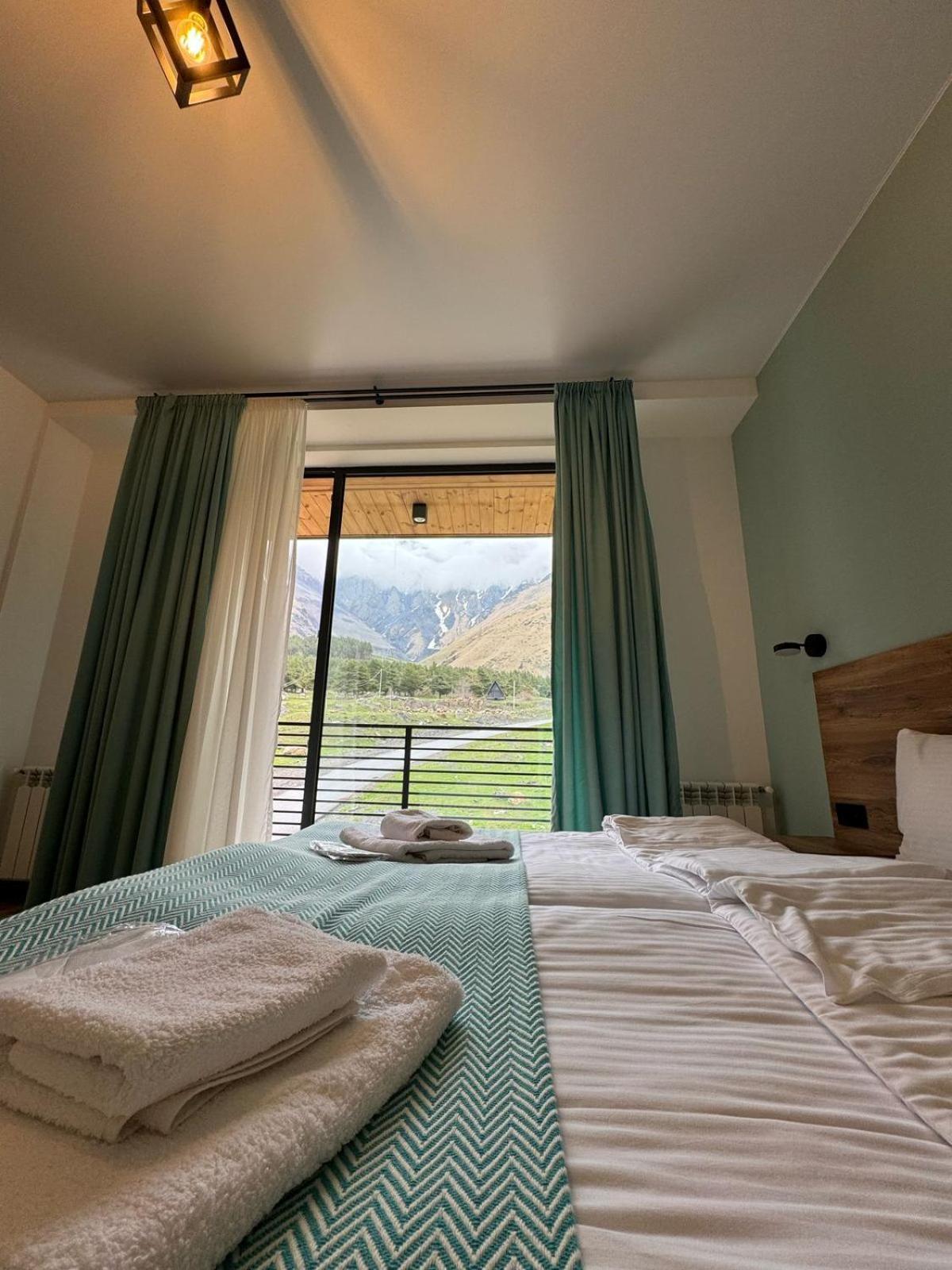 Kazbegi Hotel Grand View Exterior photo