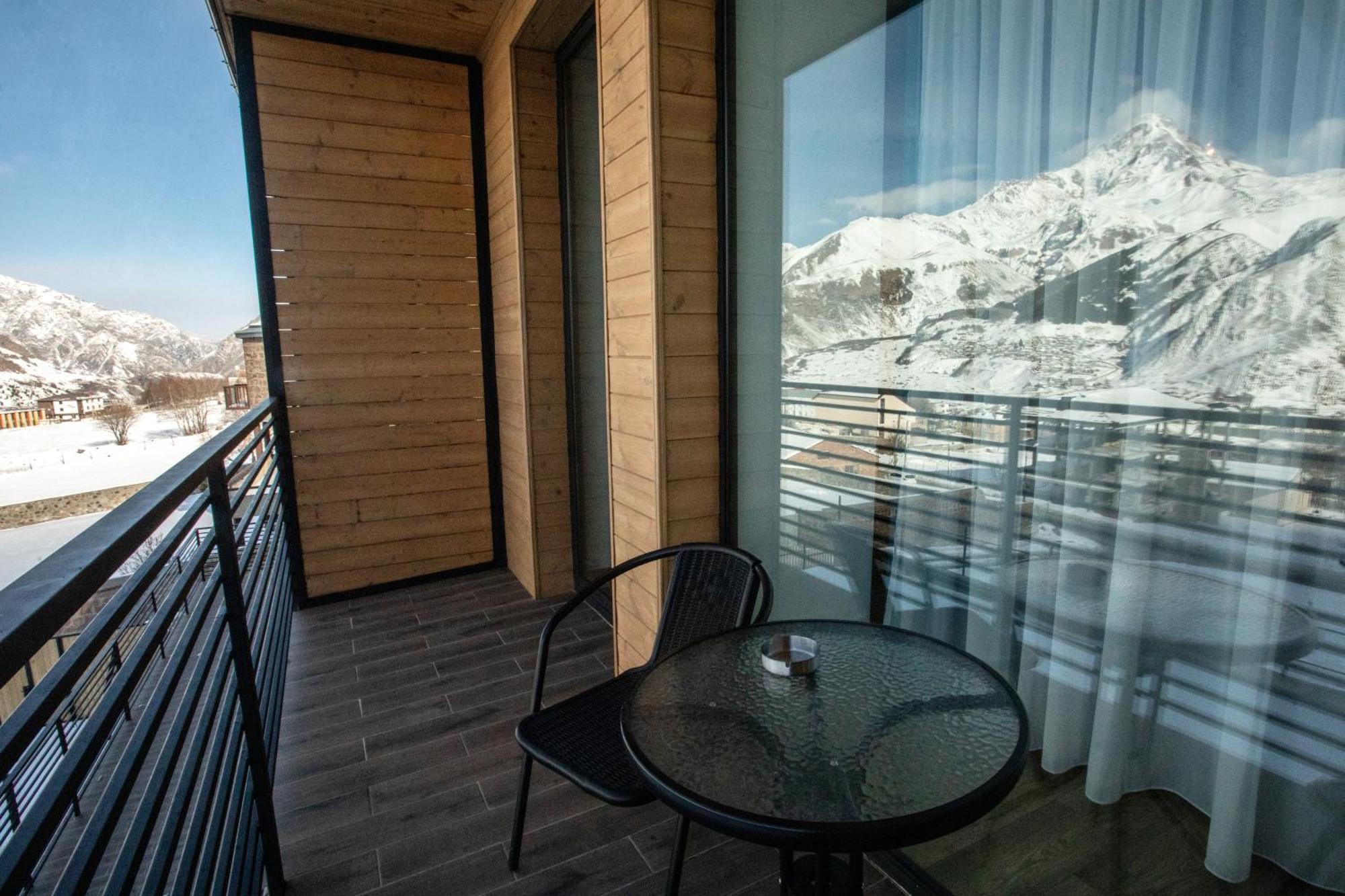 Kazbegi Hotel Grand View Exterior photo