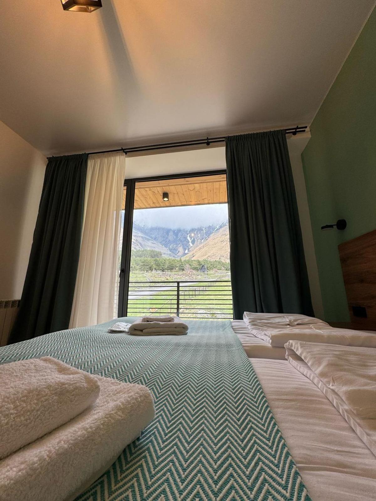 Kazbegi Hotel Grand View Exterior photo