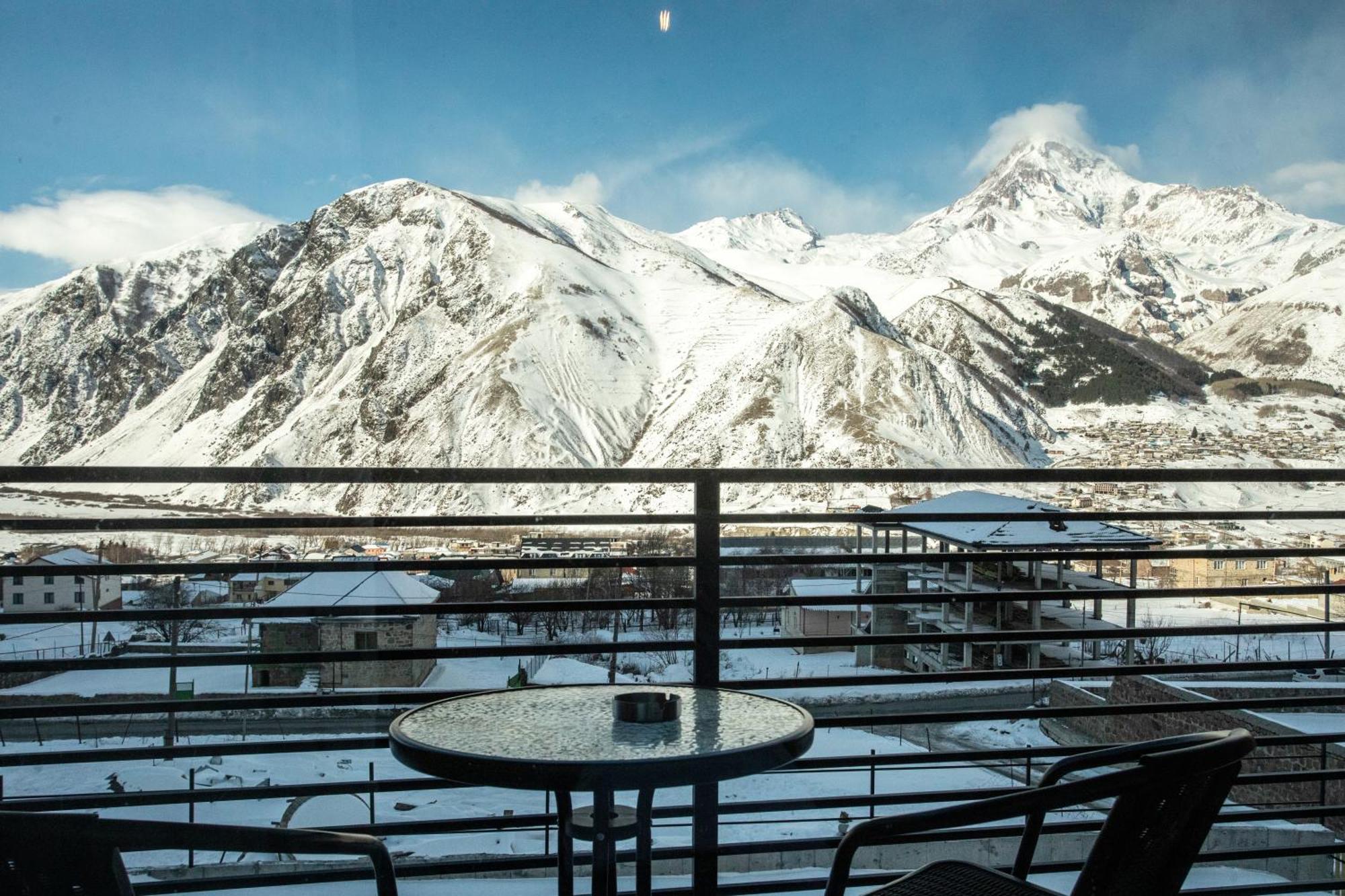 Kazbegi Hotel Grand View Exterior photo